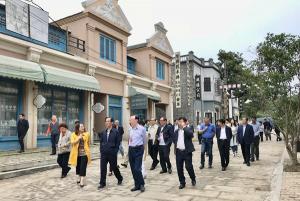 香港特別行政區(qū)全國政協(xié)委員考察團蒞臨湖州影視城